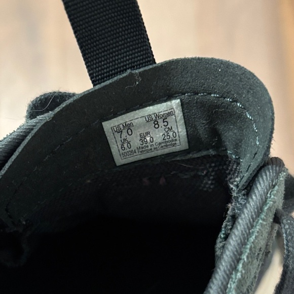 Vans Sneakers (M 7 / W 8.5) - Picture 6 of 6